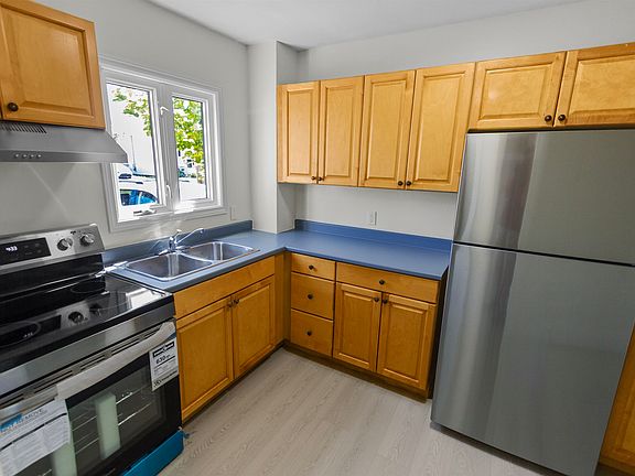 2nd image of 109 Westridge Cres
