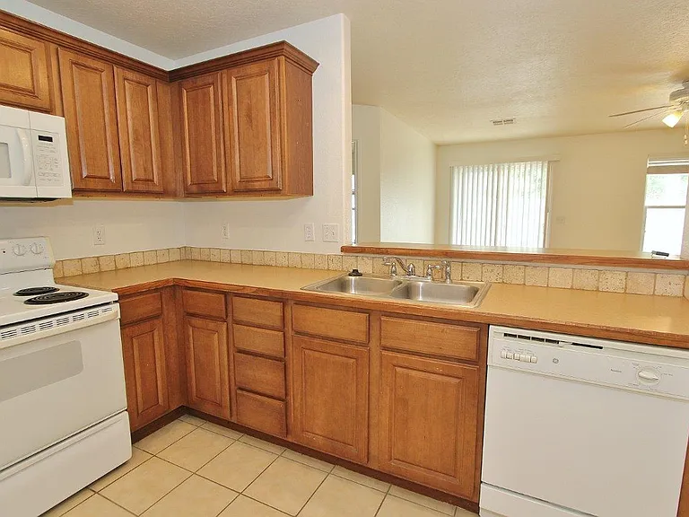 1208 N Cheshire Dr — Photo 8