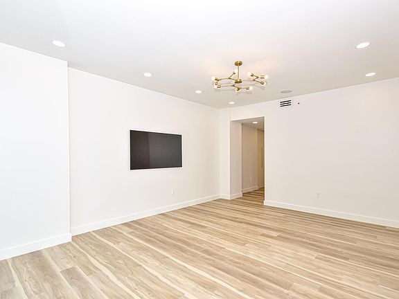 4th image of 10101 Collins Avenue #7d