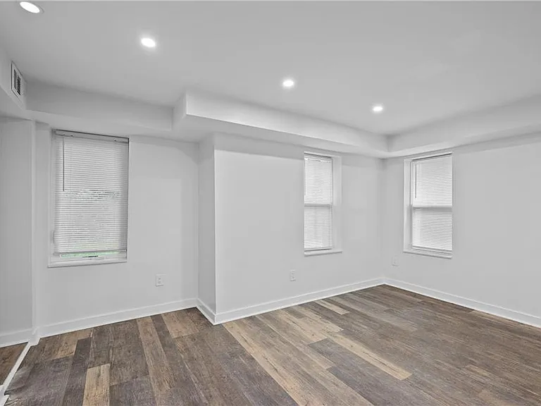 789 Barnett St NE #4 — Photo 8