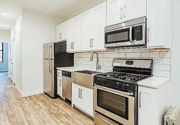 2nd image of 232 Stanhope St APT 1L