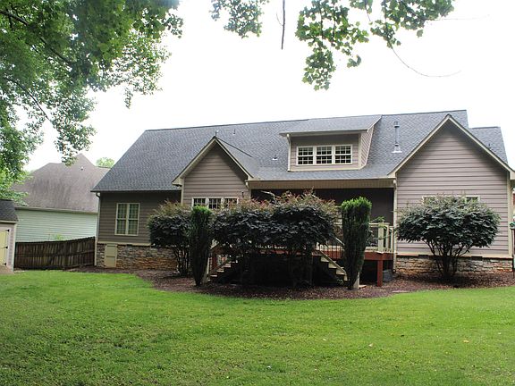2nd image of 3067 English Cottage Way