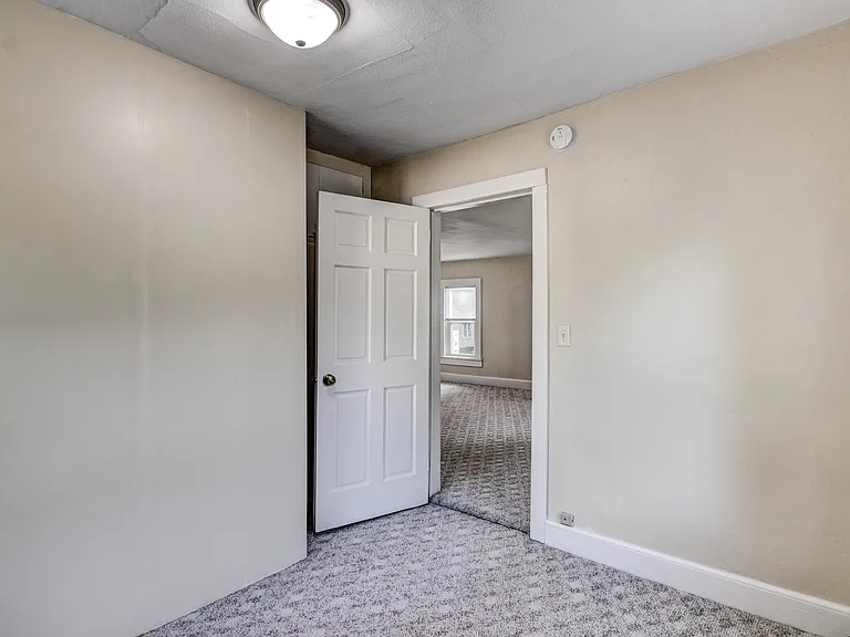 616 Davis Ave — Photo 10
