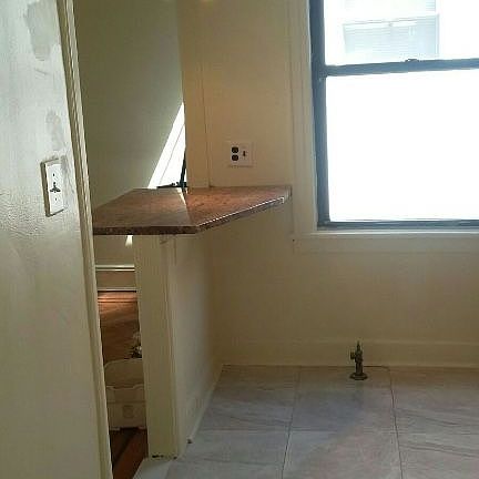 5th image of 8717 Myrtle Ave #1