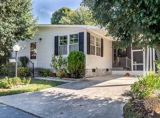 317 Happy Ln, Hendersonville, NC 28792