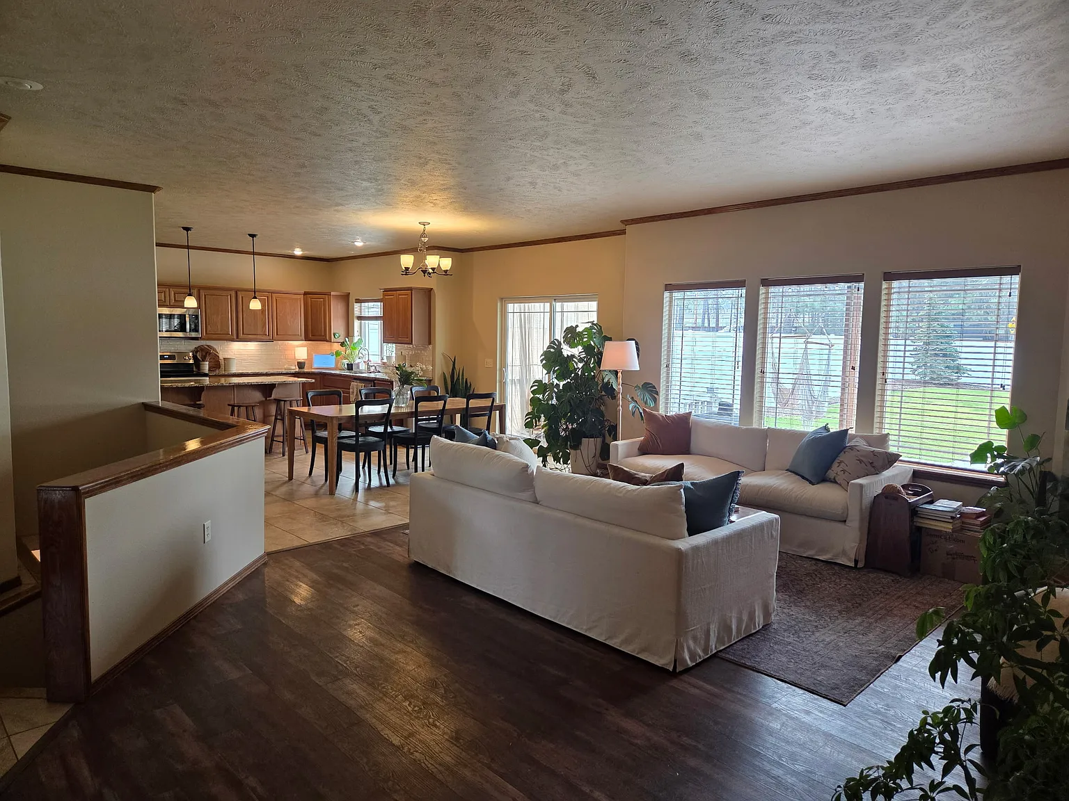 4 bed, 3000 sqft, $2,900 — Photo 4
