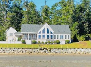 925 Stately Pines Rd, New Bern, NC 28560