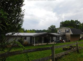 1662 Russell Rd, Saint Albans, WV 25177