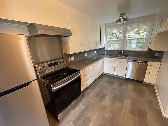 3rd image of 665 Pacheco St
