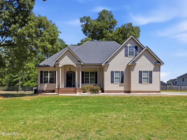 206 Laurel Drive, Pikeville, NC 27863