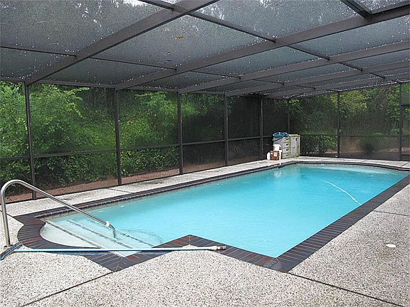 3rd image of 714 Stonewall Jackson Dr