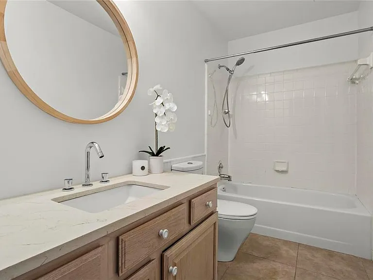 1695 Spinnaker Dr — Photo 24