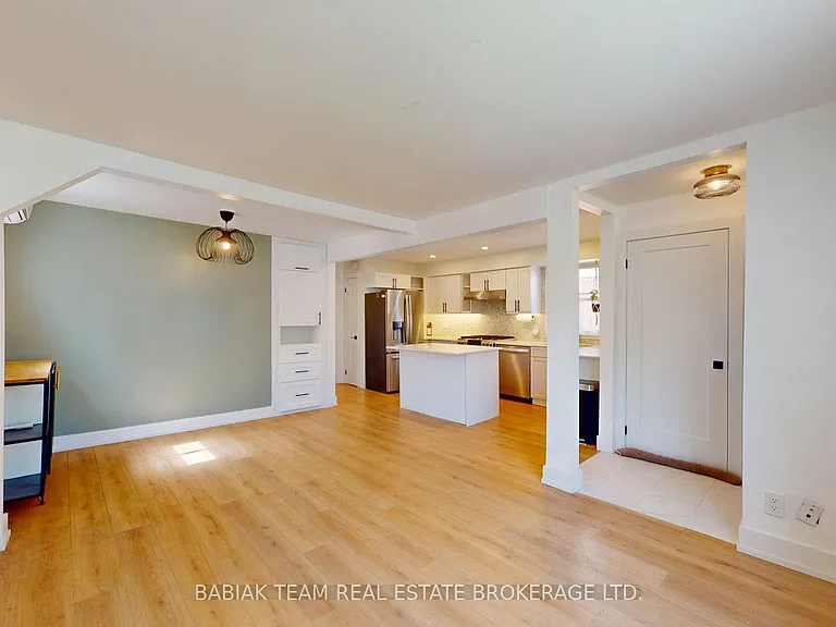 40 Alexander St — Photo 5