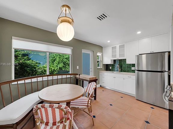 5th image of 3145 Segovia St #1