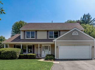 1920 Huntington Rd, Saint Charles, IL 60174