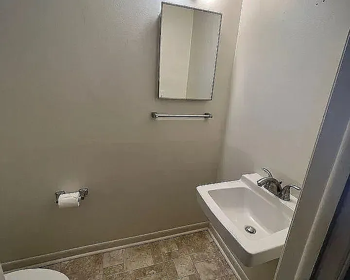 616 NE Lynn St #B — Photo 12