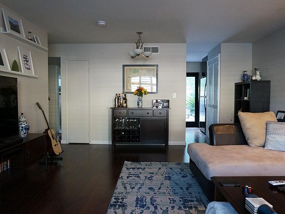 Looking towards the kitchen.