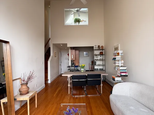 1037 Manhattan Avenue image 1 of 12