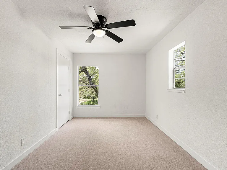 2591 Spring Valley Dr — Photo 27