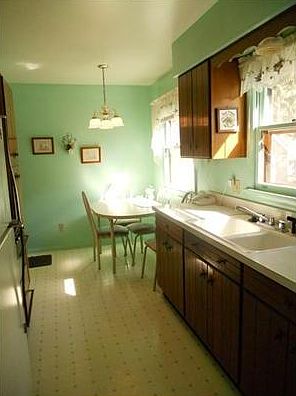 4th image of 2615 Pattengill Ave