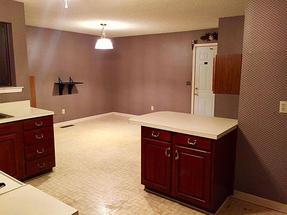 5th image of 716 Bluewater Dr