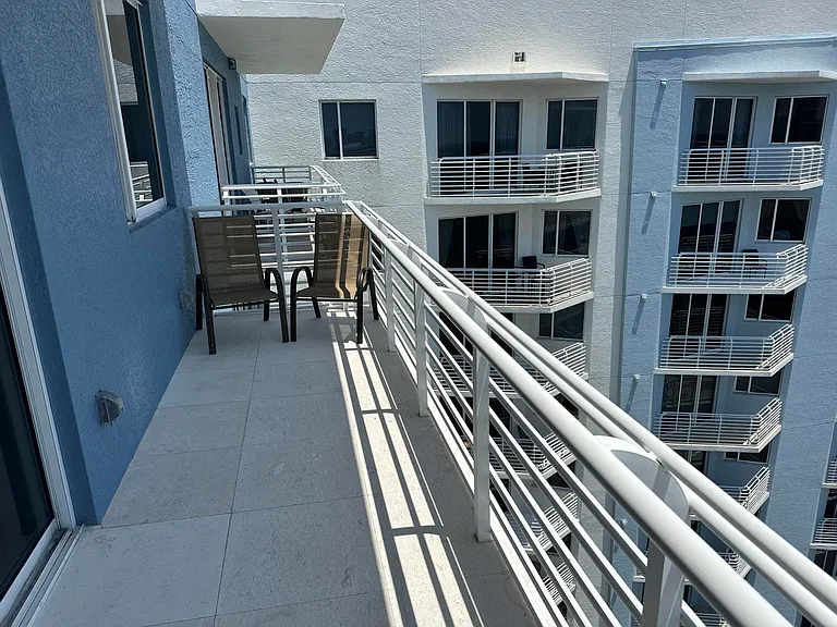 1551 N Flagler Dr — Photo 18