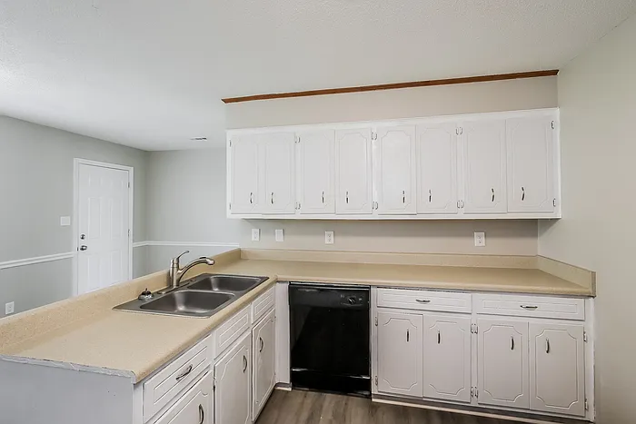 3513 Hilltop Dr — Photo 4