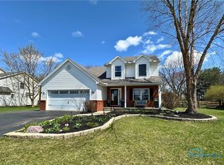7053 Whiddenmill Dr, Whitehouse, OH