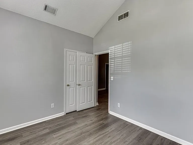 2464 Laurelfield Dr — Photo 6