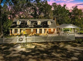 406 Overlook Ln, Radford, VA 24141