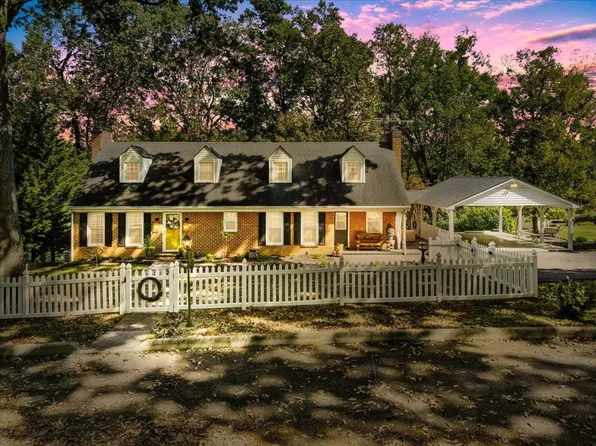 406 Overlook Ln, Radford, VA 24141