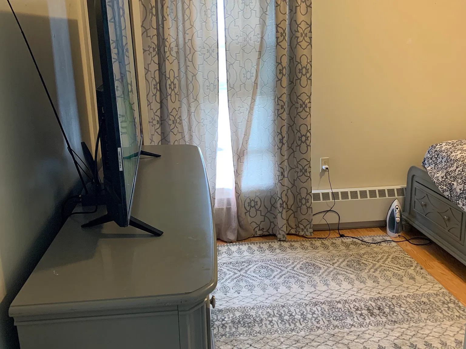 1 bed, 700 sqft, $1,350 — Photo 2