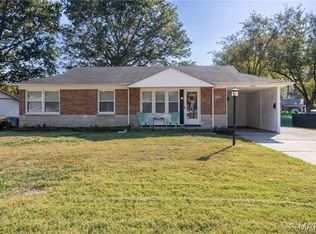 4464 Mohegan Dr, Saint Louis, MO 63123