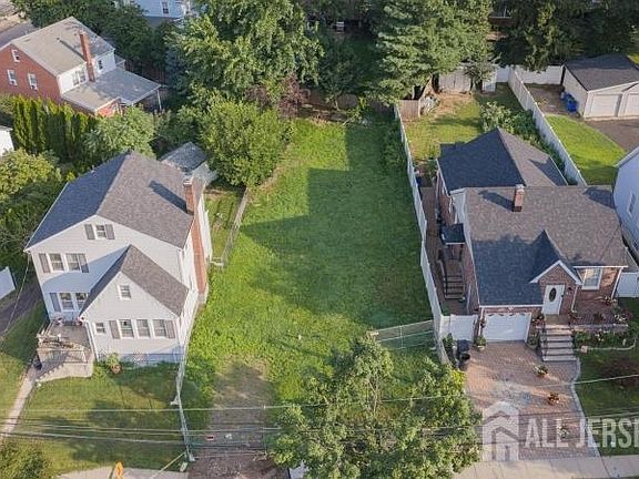 4th image of 272 Beechwood Ave
