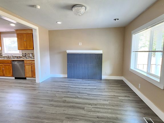 5th image of 1538 NE Dekum St