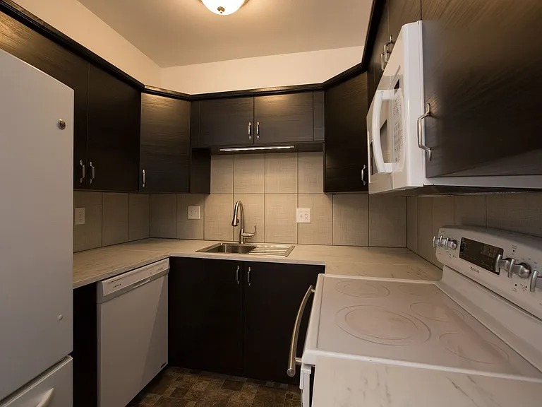 2925 Somerville Dr #1 — Photo 8