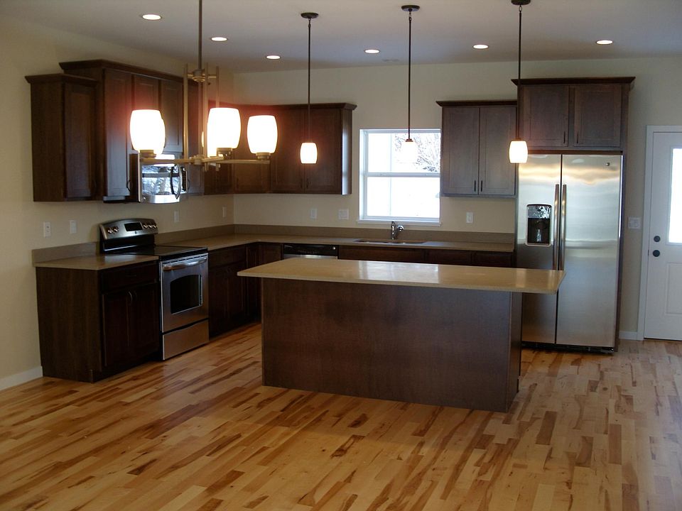 2nd image of 275 Holiday Rd APT 3