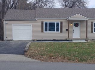 11104 W 70th St, Shawnee, KS 66203