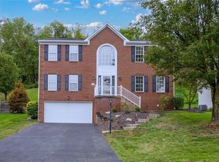 115 Hunters Run Dr, Coraopolis, PA 15108