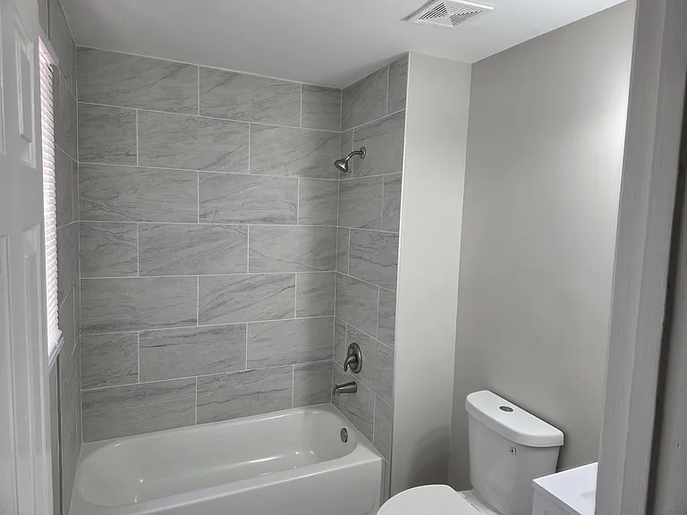 1704 E Main St — Photo 8