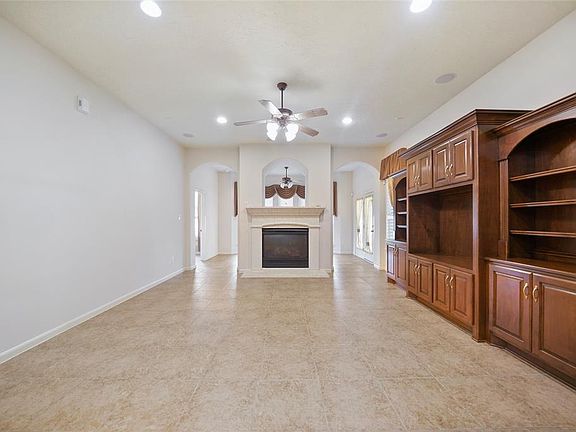 4th image of 9250 Indian Lodge Ln