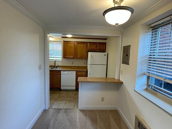 5th image of 451 Bernhardt Dr APT 2