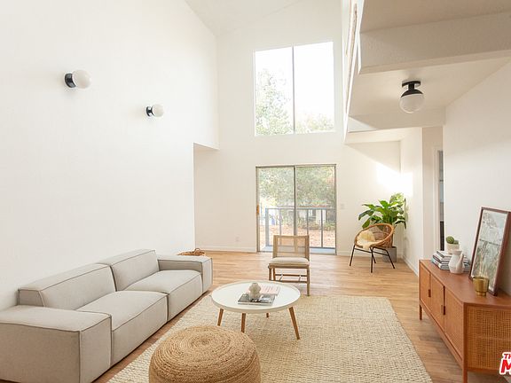 5th image of 2237 Carlyle Pl