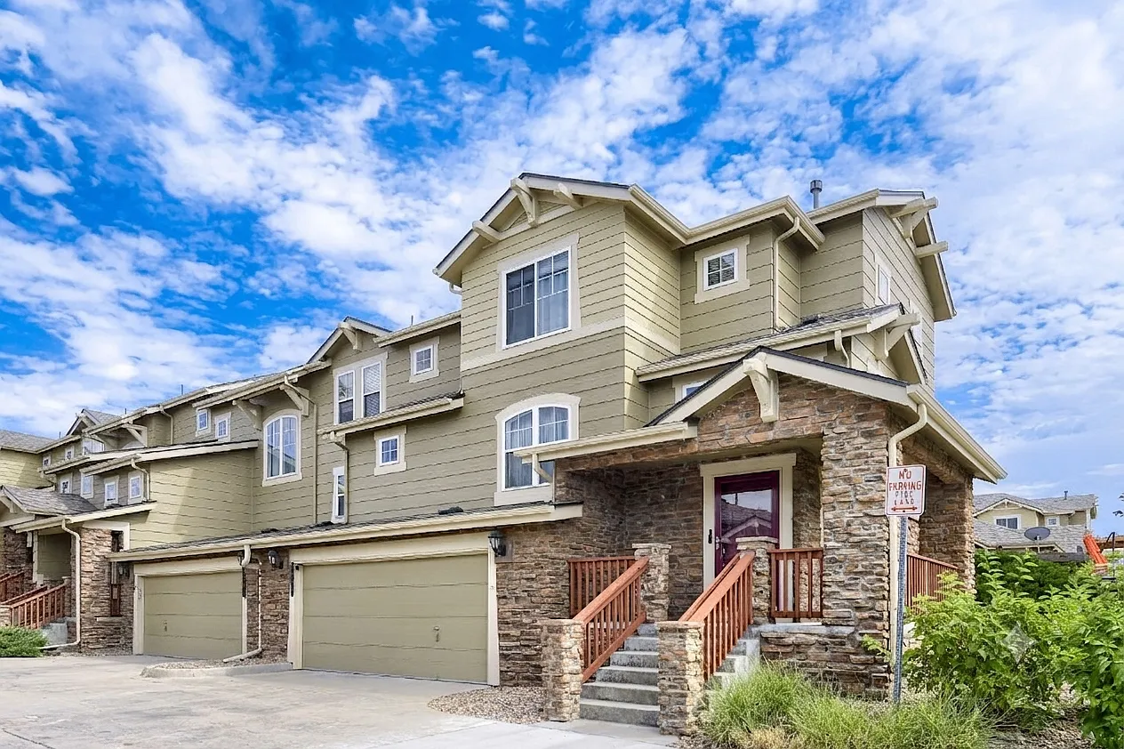 2 bed, 2.5 bath, 1487 sqft, $2,800 — Photo 1