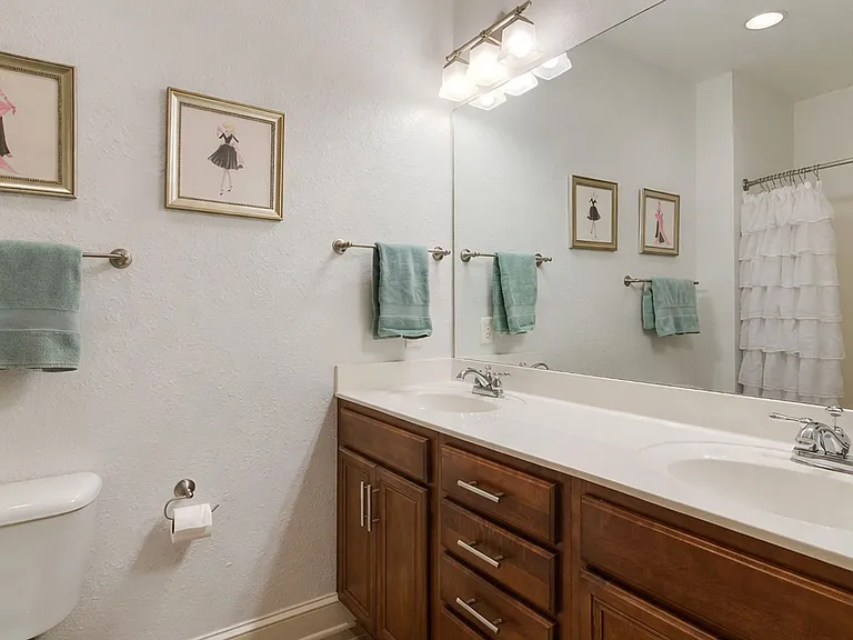 702 Wedgewood Park #405 — Photo 4