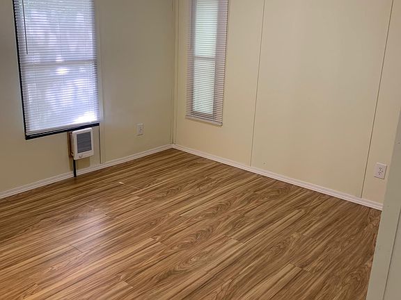 5th image of 125 Stephanie Ct