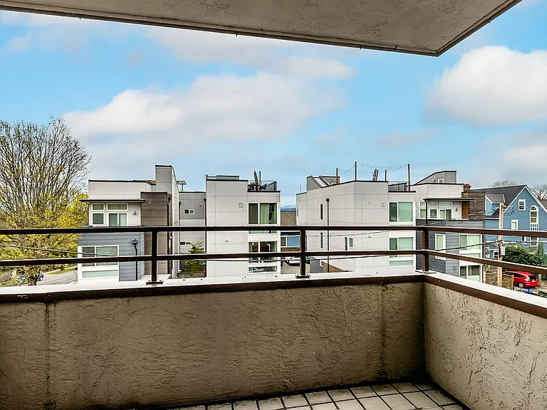 Leschi View Apartments — Photo 16