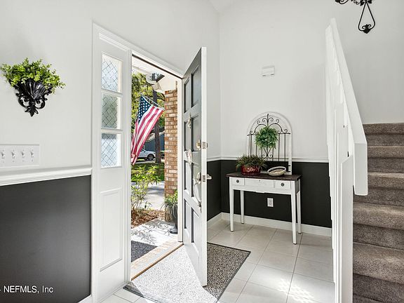 5th image of 4860 TRUMBULL Place