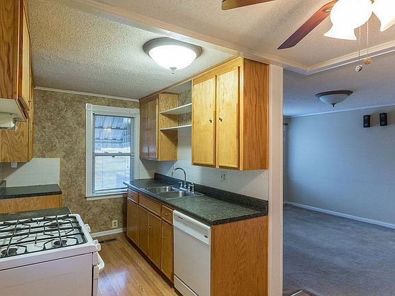 4th image of 3117 S 39th St