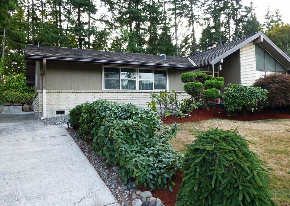 1st image of 1635 180th Ave NE